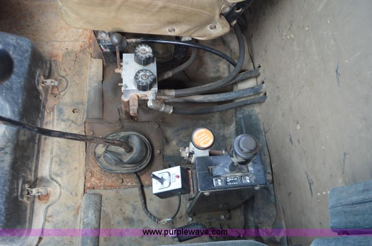 image for item J8694 1991 International 4900 dump truck