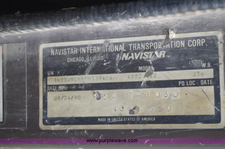 image for item J8694 1991 International 4900 dump truck