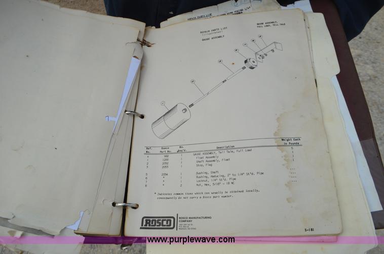 image for item J8695 1985 Ford F800 oil distributor truck