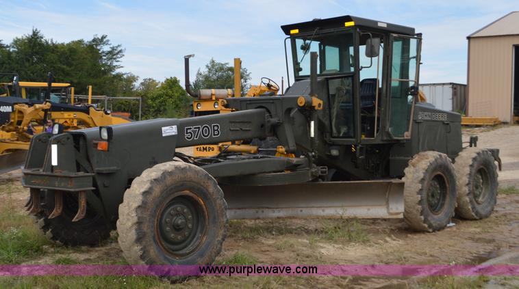 image for item J8696 1988 John Deere 570B motor grader