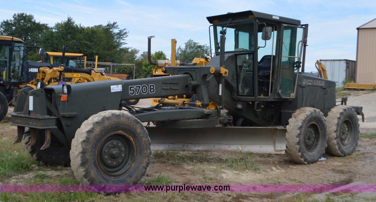 image for item J8696 1988 John Deere 570B motor grader