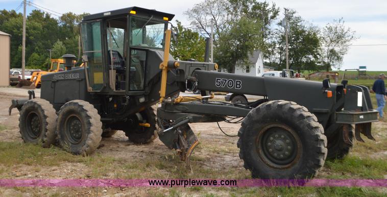 image for item J8696 1988 John Deere 570B motor grader