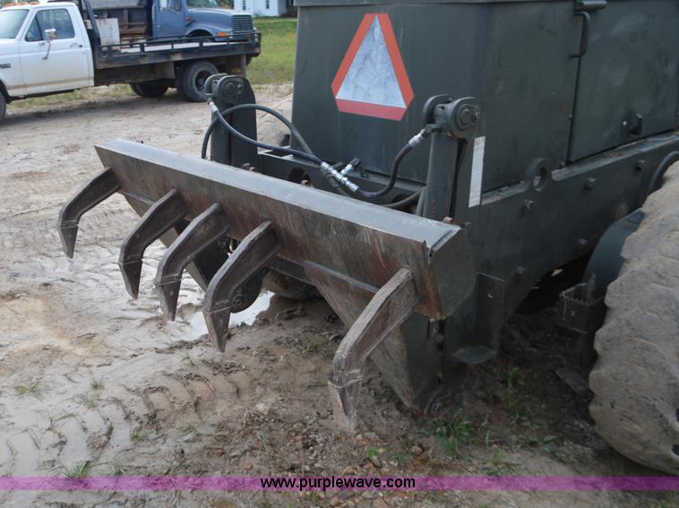 image for item J8696 1988 John Deere 570B motor grader