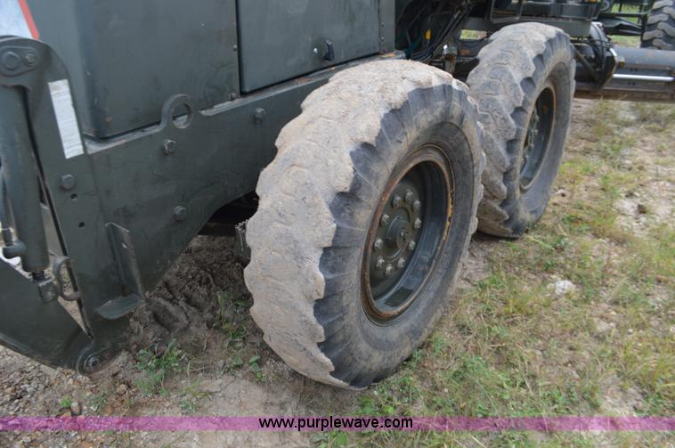 image for item J8696 1988 John Deere 570B motor grader