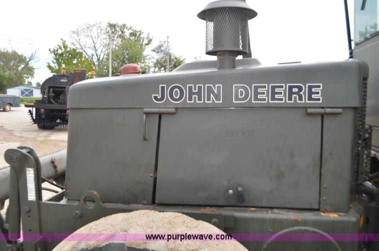 image for item J8696 1988 John Deere 570B motor grader