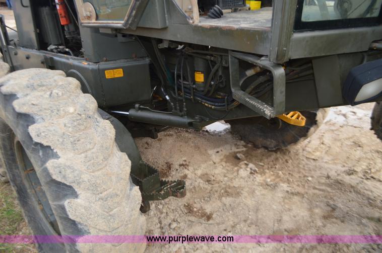 image for item J8696 1988 John Deere 570B motor grader