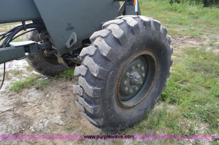 image for item J8696 1988 John Deere 570B motor grader