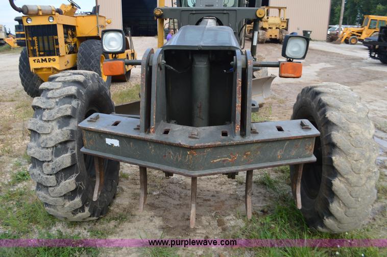 image for item J8696 1988 John Deere 570B motor grader