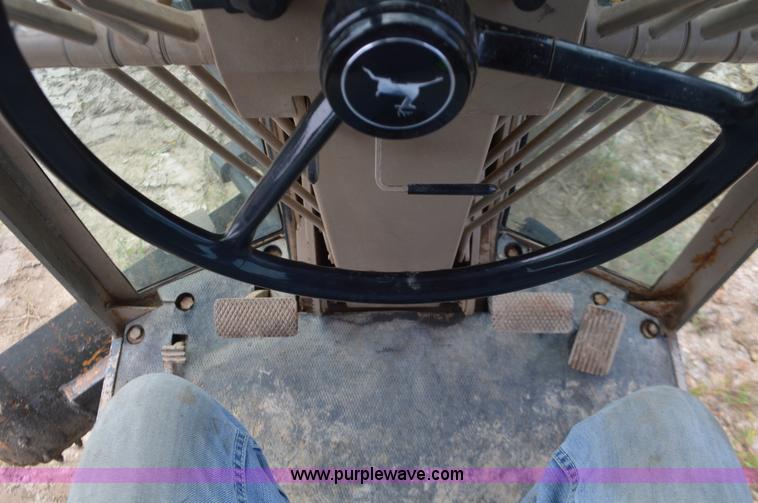 image for item J8696 1988 John Deere 570B motor grader