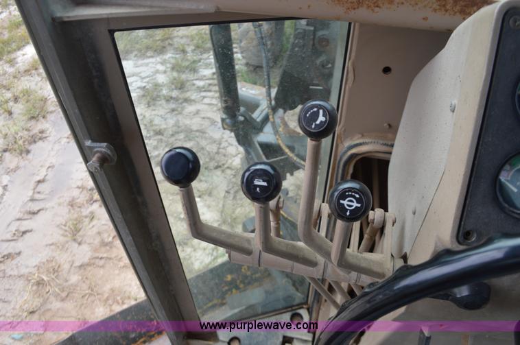 image for item J8696 1988 John Deere 570B motor grader