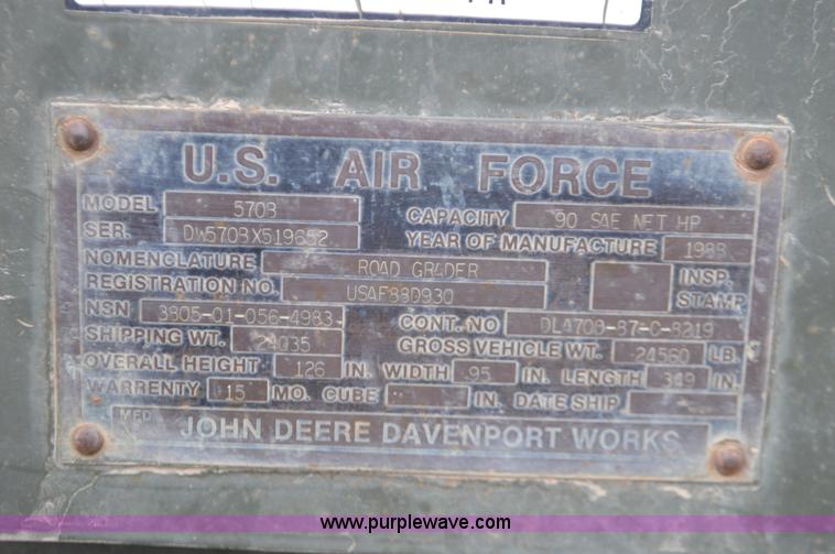 image for item J8696 1988 John Deere 570B motor grader