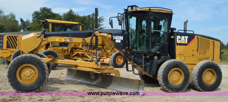 image for item J8697 2010 Caterpillar 140M motor grader