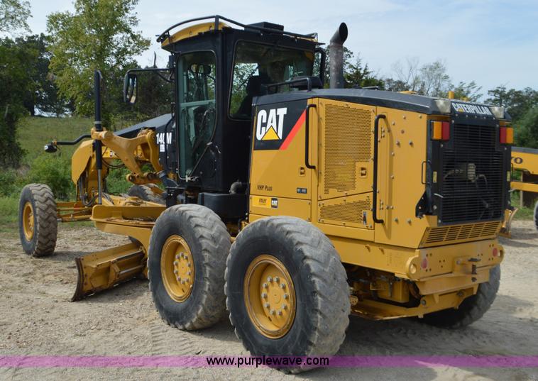image for item J8697 2010 Caterpillar 140M motor grader