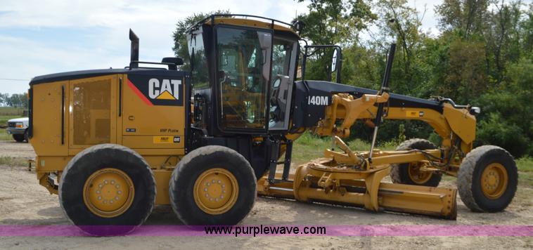 image for item J8697 2010 Caterpillar 140M motor grader
