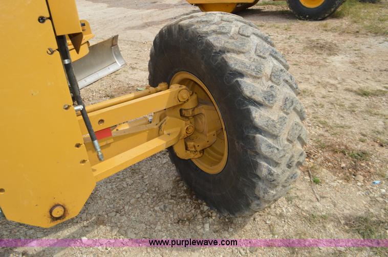 image for item J8697 2010 Caterpillar 140M motor grader
