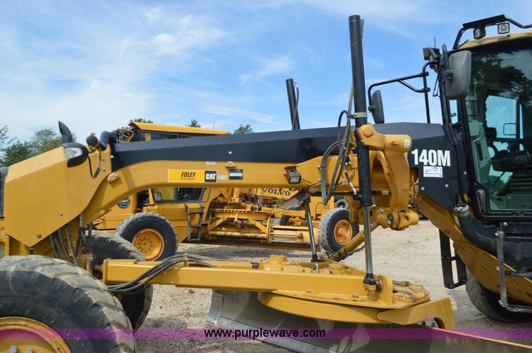 image for item J8697 2010 Caterpillar 140M motor grader