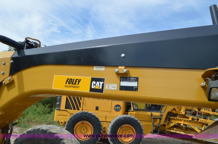 image for item J8697 2010 Caterpillar 140M motor grader