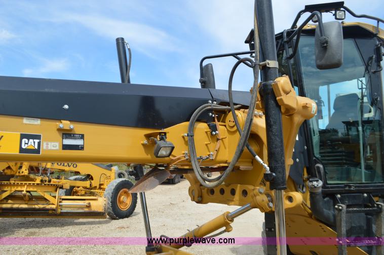 image for item J8697 2010 Caterpillar 140M motor grader