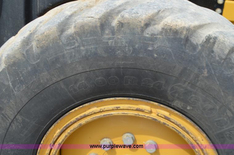 image for item J8697 2010 Caterpillar 140M motor grader