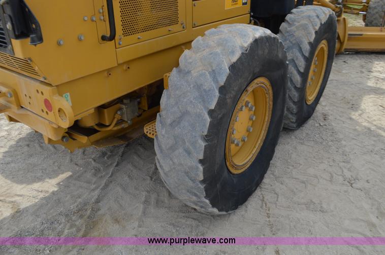 image for item J8697 2010 Caterpillar 140M motor grader