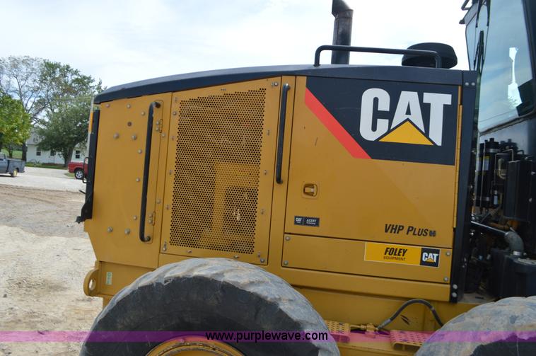 image for item J8697 2010 Caterpillar 140M motor grader