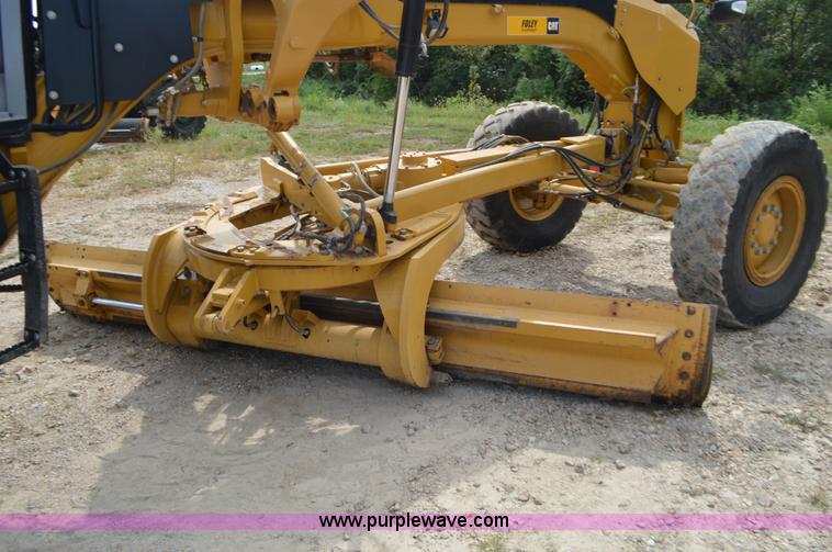 image for item J8697 2010 Caterpillar 140M motor grader