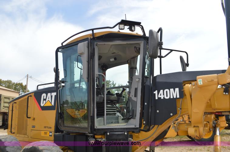 image for item J8697 2010 Caterpillar 140M motor grader