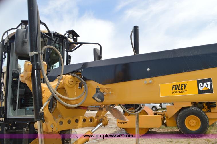 image for item J8697 2010 Caterpillar 140M motor grader