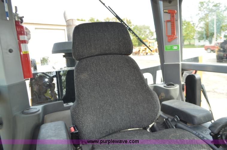 image for item J8697 2010 Caterpillar 140M motor grader