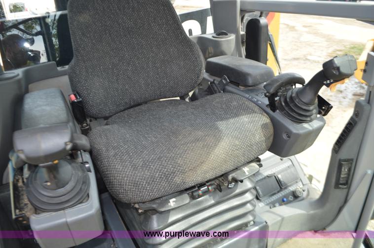 image for item J8697 2010 Caterpillar 140M motor grader