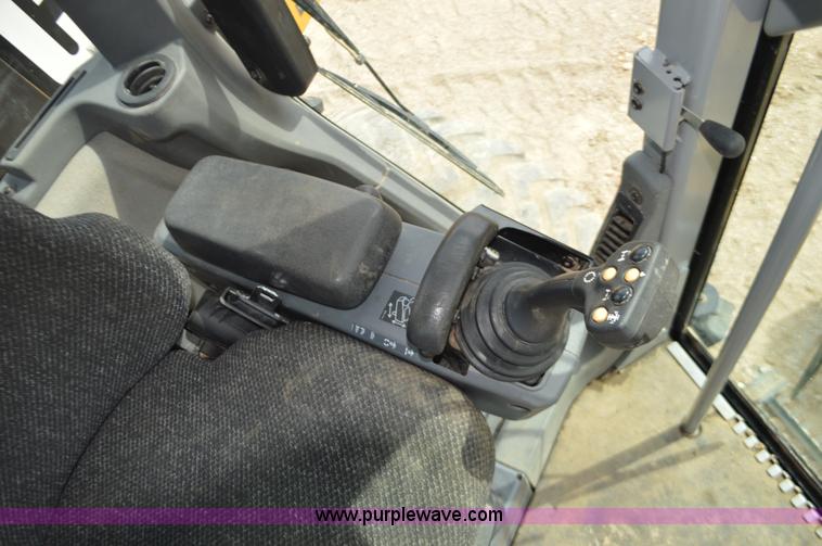 image for item J8697 2010 Caterpillar 140M motor grader