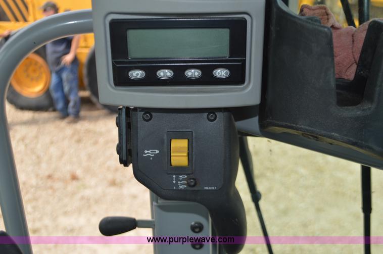 image for item J8697 2010 Caterpillar 140M motor grader