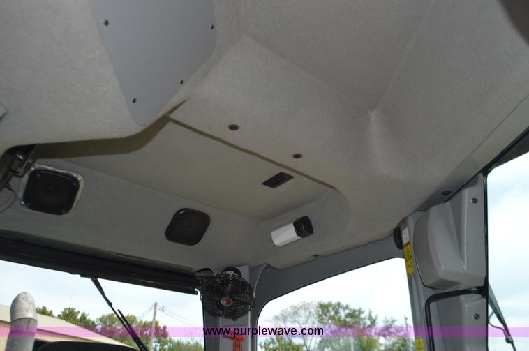 image for item J8697 2010 Caterpillar 140M motor grader