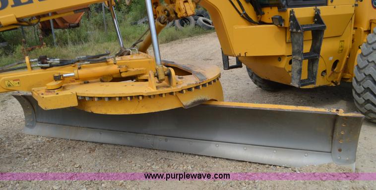 image for item J8698 2007 Volvo G930 motor grader