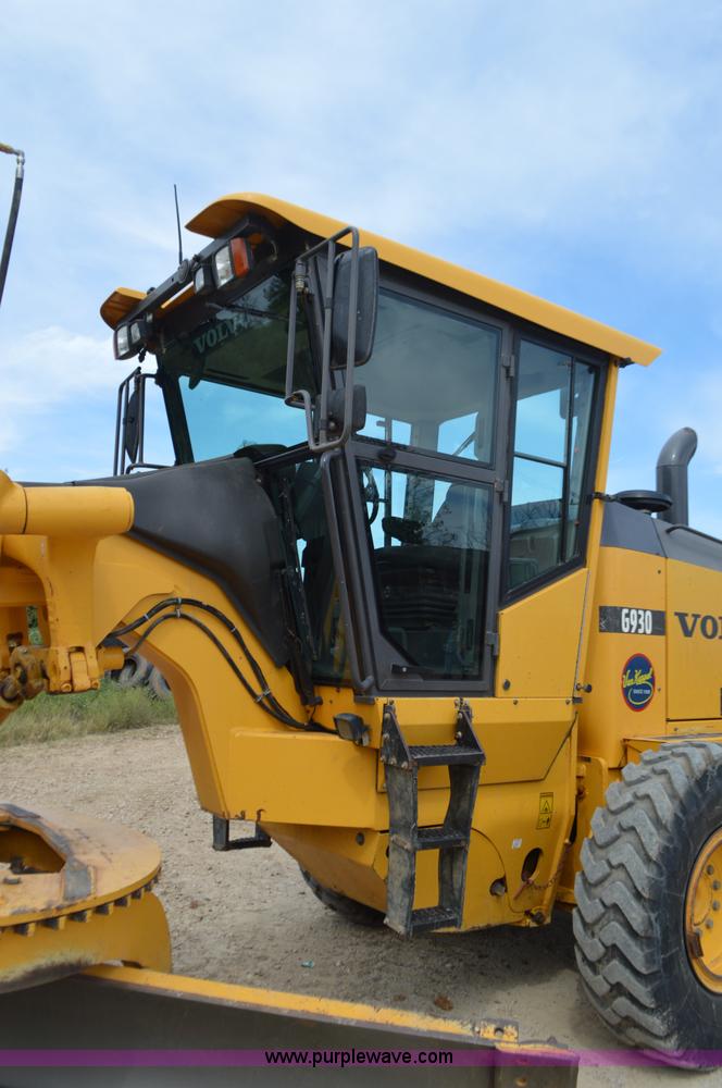 image for item J8698 2007 Volvo G930 motor grader