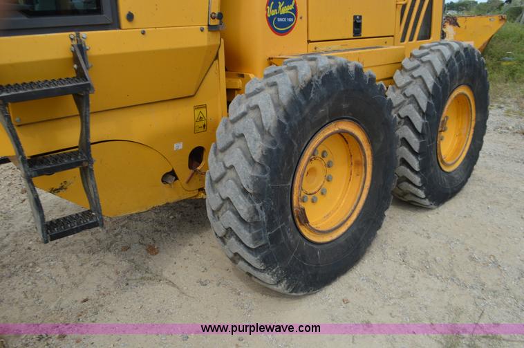 image for item J8698 2007 Volvo G930 motor grader
