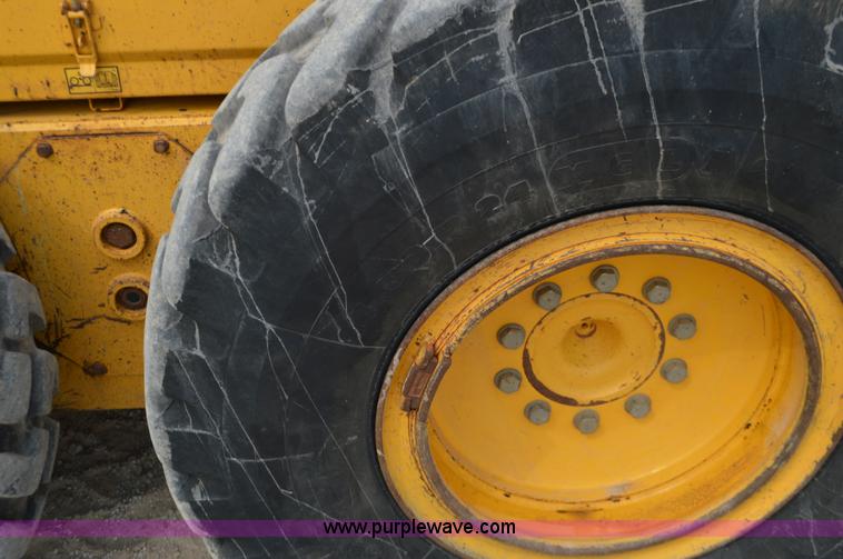 image for item J8698 2007 Volvo G930 motor grader