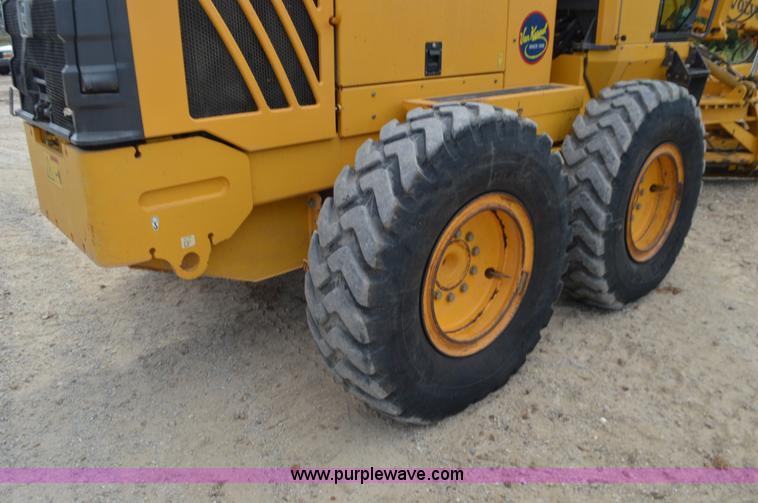 image for item J8698 2007 Volvo G930 motor grader