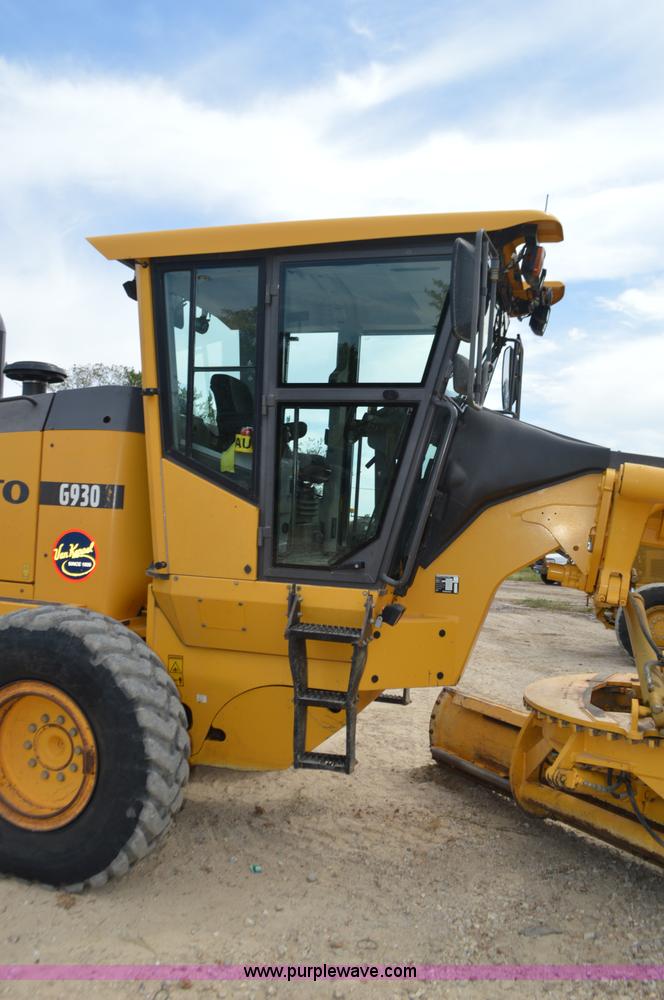 image for item J8698 2007 Volvo G930 motor grader