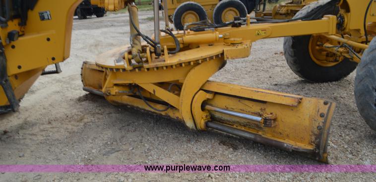 image for item J8698 2007 Volvo G930 motor grader