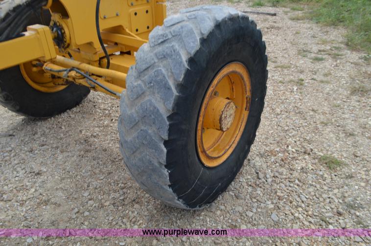 image for item J8698 2007 Volvo G930 motor grader