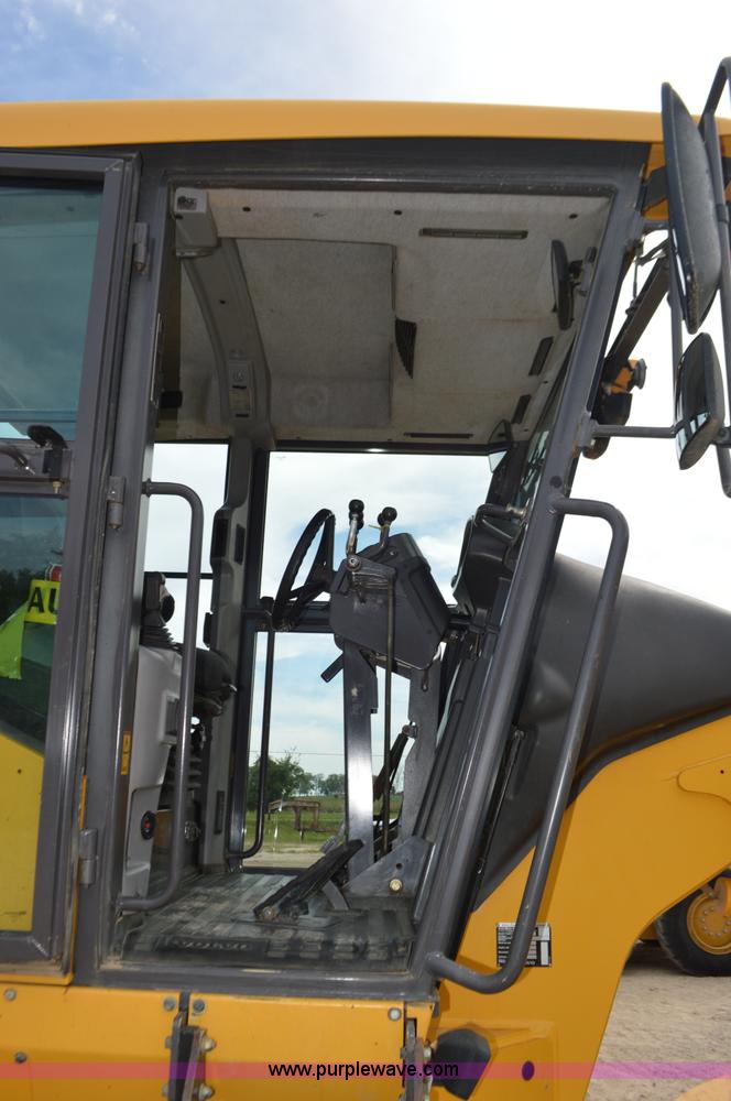 image for item J8698 2007 Volvo G930 motor grader