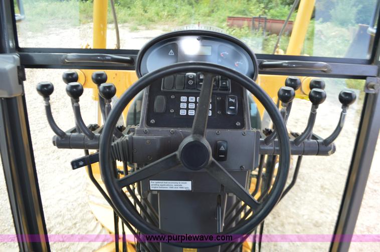 image for item J8698 2007 Volvo G930 motor grader