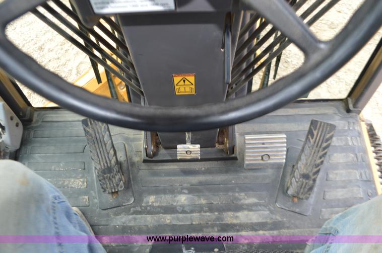 image for item J8698 2007 Volvo G930 motor grader