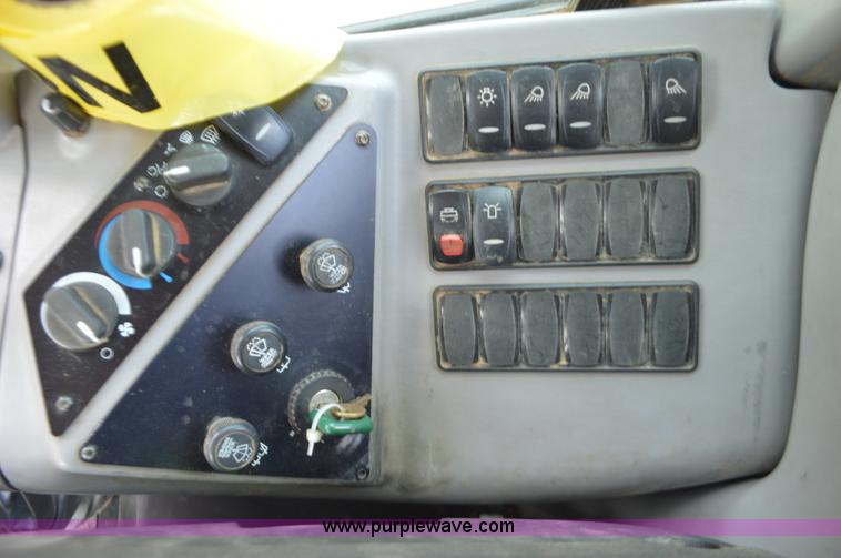 image for item J8698 2007 Volvo G930 motor grader