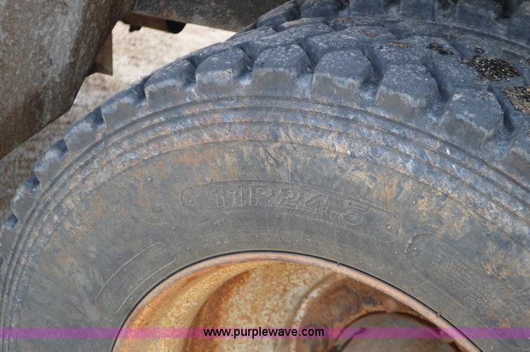 image for item J8699 1976 International Paystar 5000 dump truck