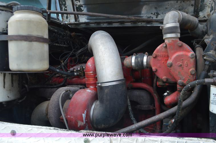 image for item J8699 1976 International Paystar 5000 dump truck