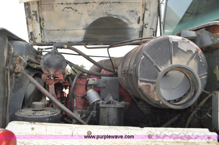 image for item J8699 1976 International Paystar 5000 dump truck