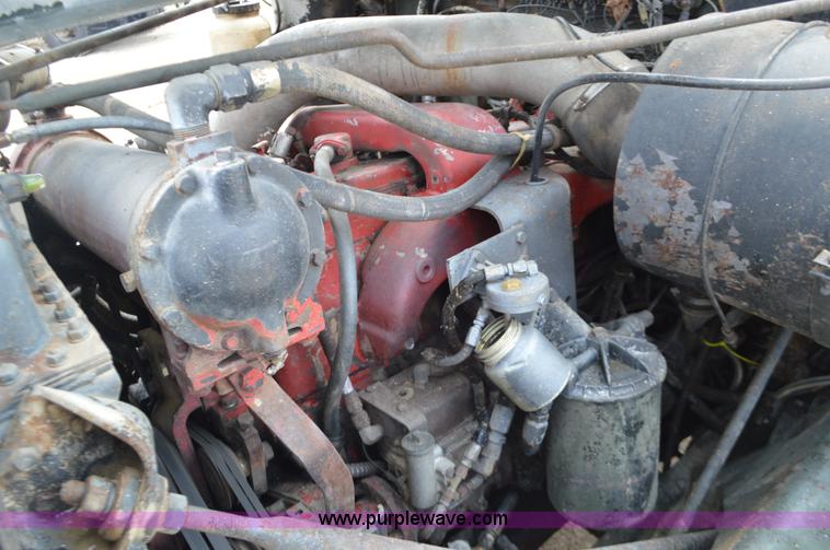 image for item J8699 1976 International Paystar 5000 dump truck