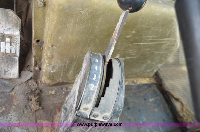 image for item J8699 1976 International Paystar 5000 dump truck